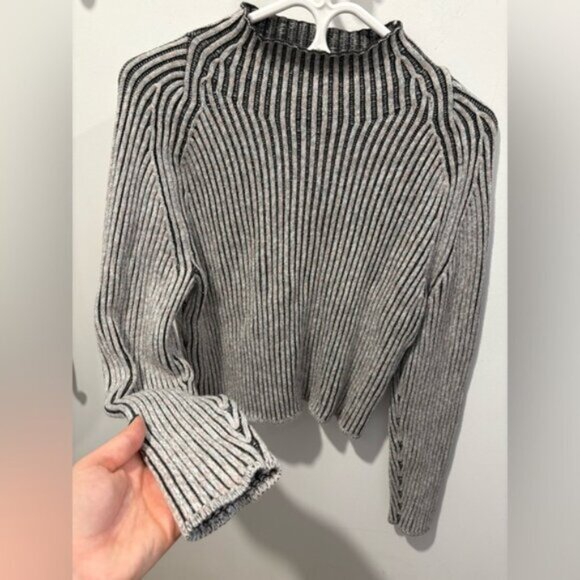 Lululemon Cotton-Cashmere Blend Mock-Neck Sweater - Picture 11 of 11